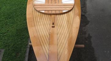 Barca a vela d'epoca in legno