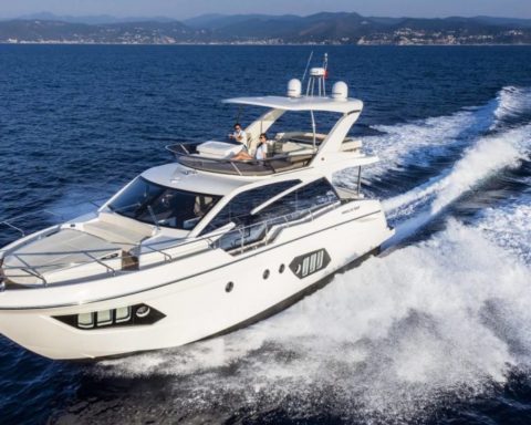 Absolute Yachts 50 fly