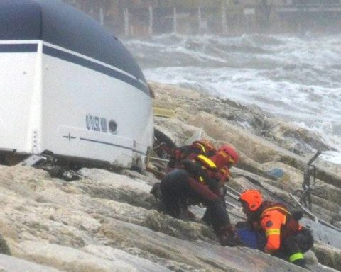 naufragio Porto di Rimini soccorsi