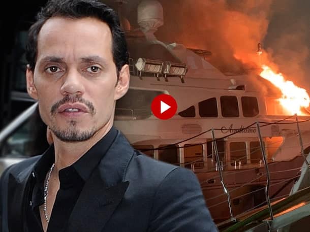 Miami, il superyacht di Marc Anthony in fiamme. Il video