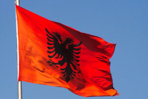 tour barca albania bandiera