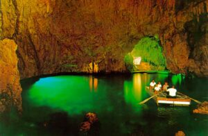 Itinerari in barca Costiera Amalfitana Grotta dello Smeraldo