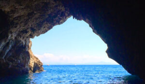 Itinerari in barca Costiera Amalfitana Grotta di Pandora