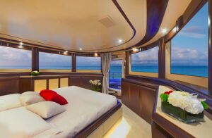 filippetti navetta 30 master cabin vista panoramica