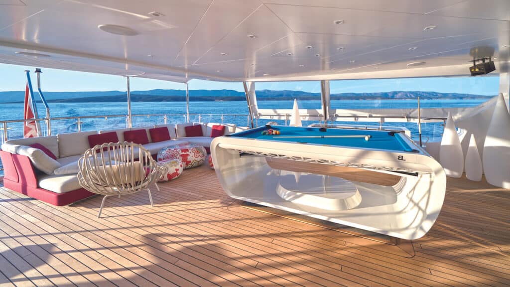 Il giroscopio nel biliardo a bordo di yacht e superyacht