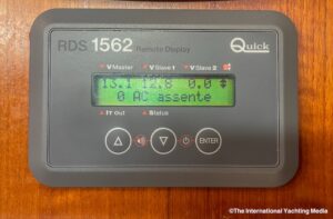 tensione con carico BOS LE300 Smart Battery System