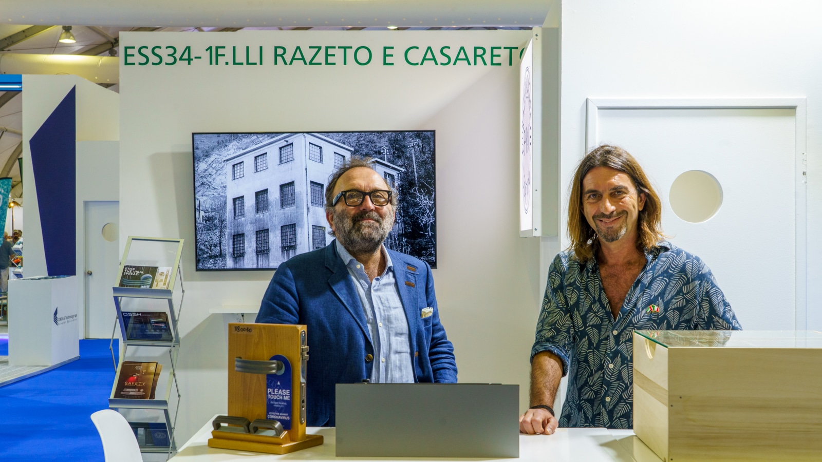 F.lli Razeto & Casareto al DIBS con la nuova maniglia Quadra5Led: elegante e sicura