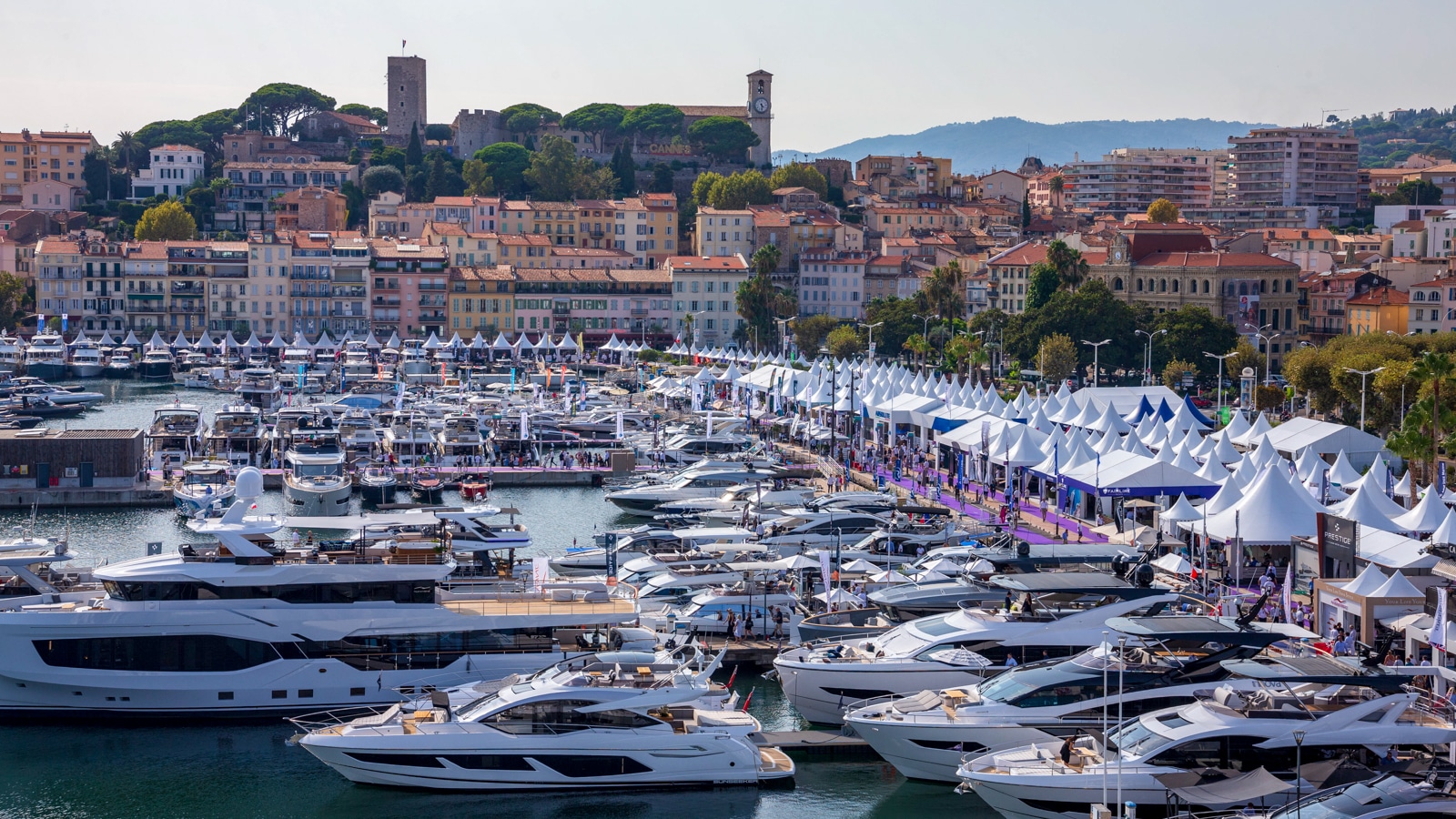 Cannes Yachting Festival vieux port 2